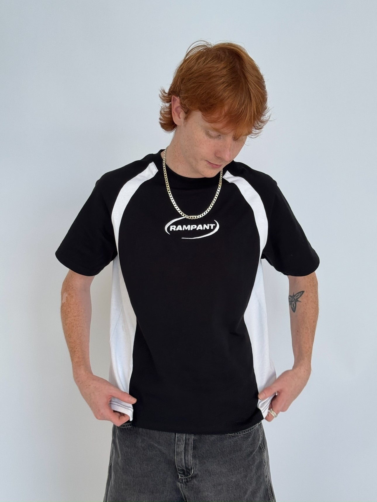2T SHIRT BLACK - EMBROIDERED